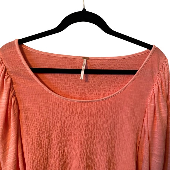 Free People Smocked Puff Sleeve Crop Top Coral Textured Scoop Neck Size M - Picture 2 of 11